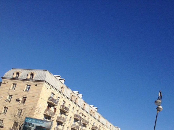 Pub 100 - Port Baku, White City