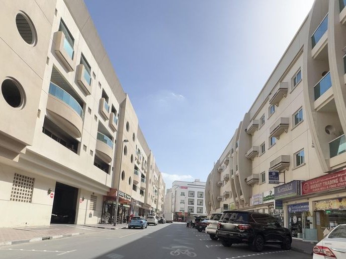 4 Wheels, Karama