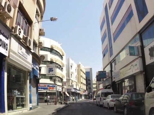 Grand Square Hotel, Naif