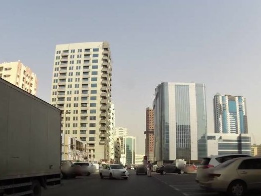 Best & Less, Al Majaz