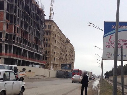 Şəmsi Apartaman, White City