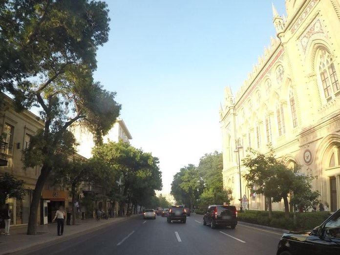 Çıraq Kitab, İçərişəhər & Fountains Square